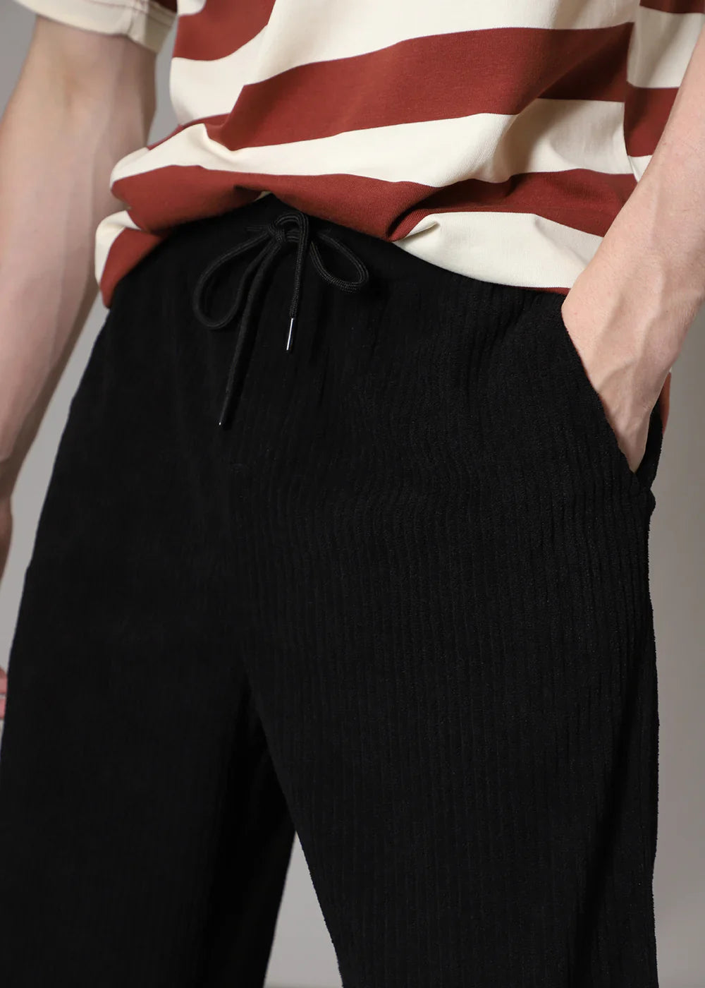 Pantalón tubo acanalado