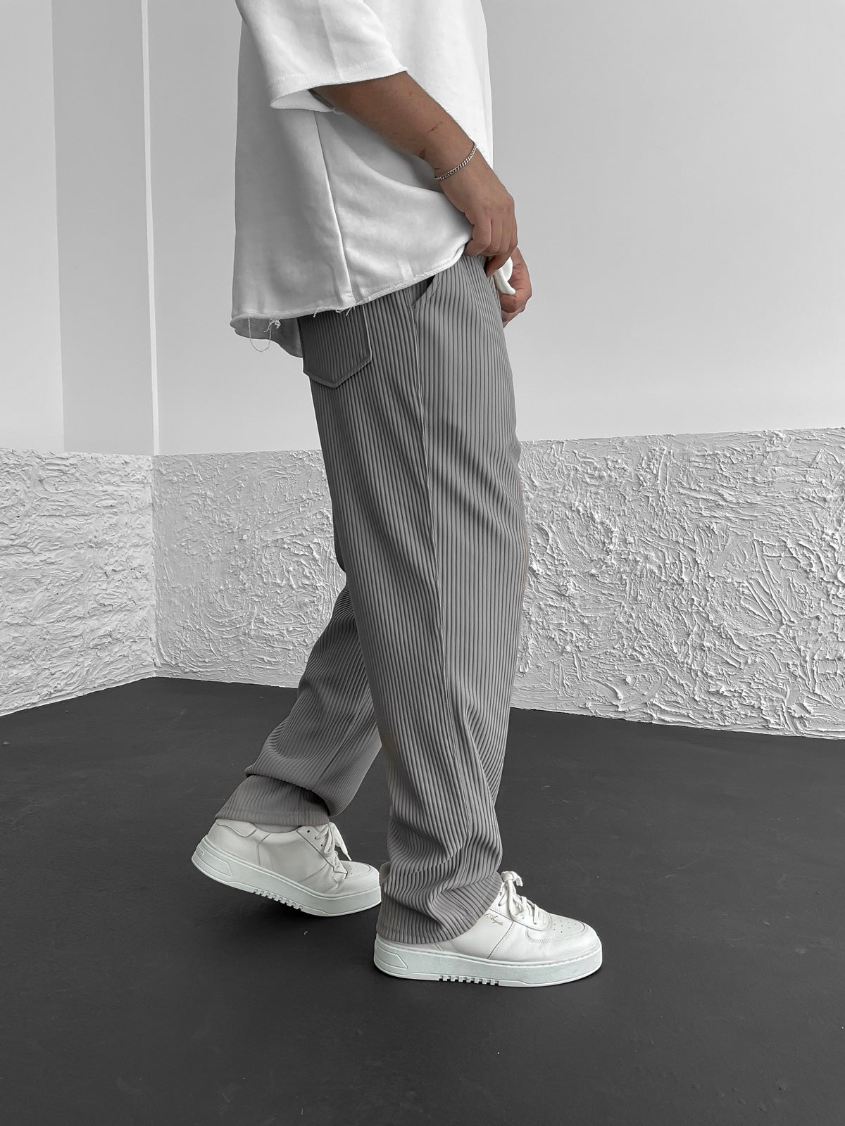 Pantalón tubo acanalado