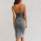 SculptiDress™ geeft uw silhouet vorm en uw zelfvertrouwen een boost.